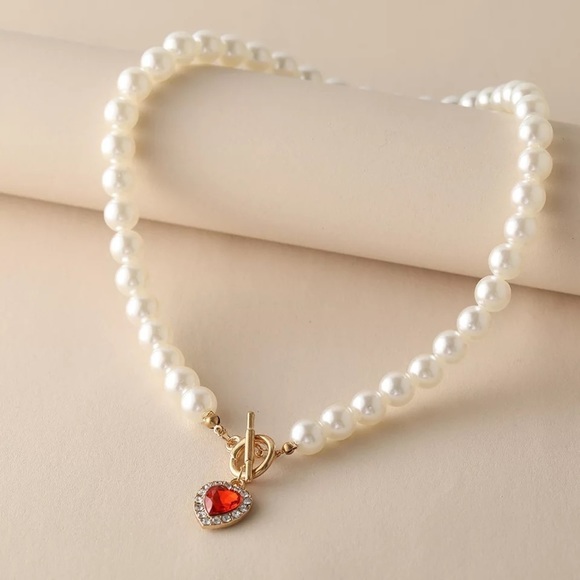 Elegant Red Heart Shape Pearl Necklace - Picture 4 of 5